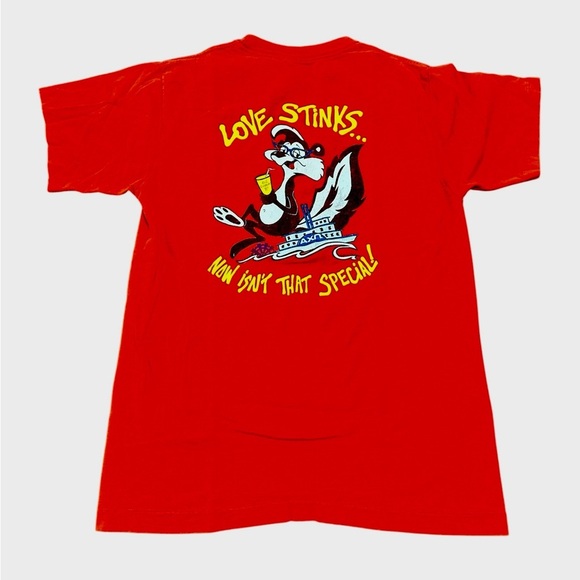 Vintage 1987 Alpha-Chi-Omega Shirt Womens Medium Red Pepe Le Pew Love Stinks - Picture 1 of 7